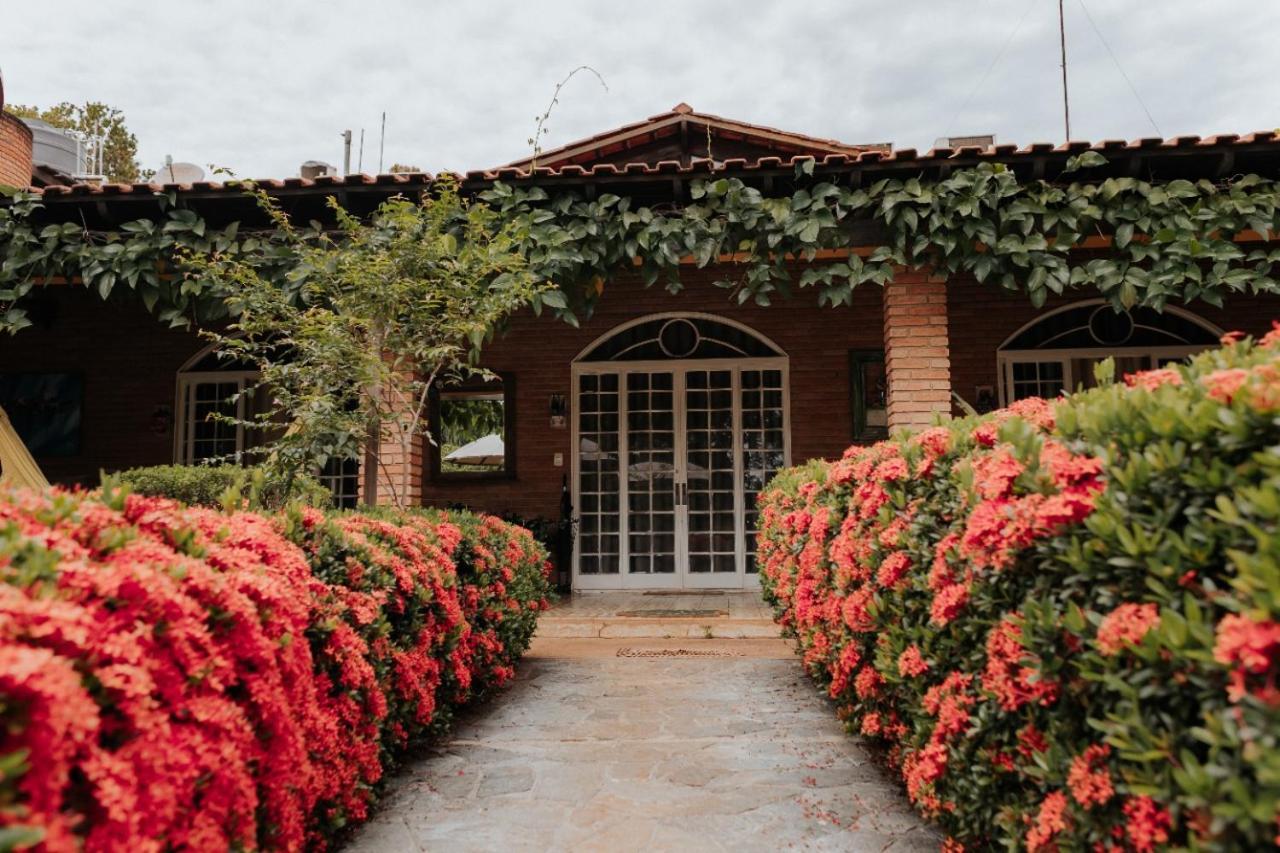 Hotel Pousada Chale Das Flores Sertãozinho 외부 사진
